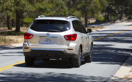 Nissan Pathfinder 2