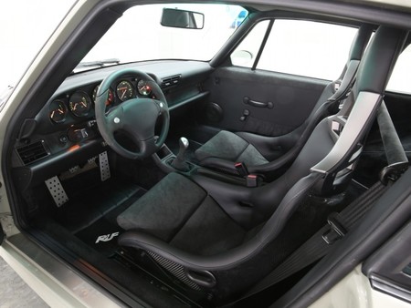 RUF TurboR: un Porsche 911 (993) de escándalo, ahora con más potencia y traje de fibra de carbono