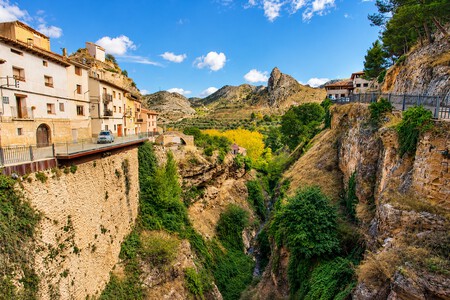 Viajes Escapadas Turismo Espana Pueblos Cascada Urbana Teruel Otono