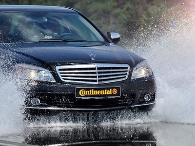 Situaciones extremas al volante que deberías saber dominar sin perder la calma 