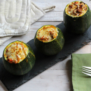 Calabacines rellenos de carne picada al curry Tikka Masala, receta aromática