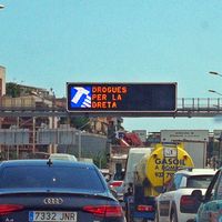 "Drogas por la derecha", o cuando el Servei regala por error un meme a los automovilistas