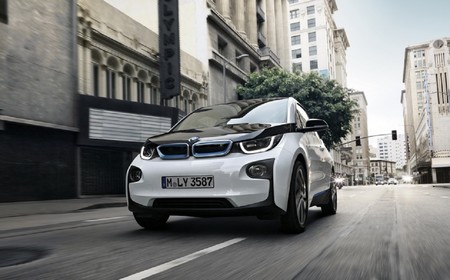 Un BMW i3... ¿más barato que el abono transporte? Cosas que solo pasan en Estados Unidos