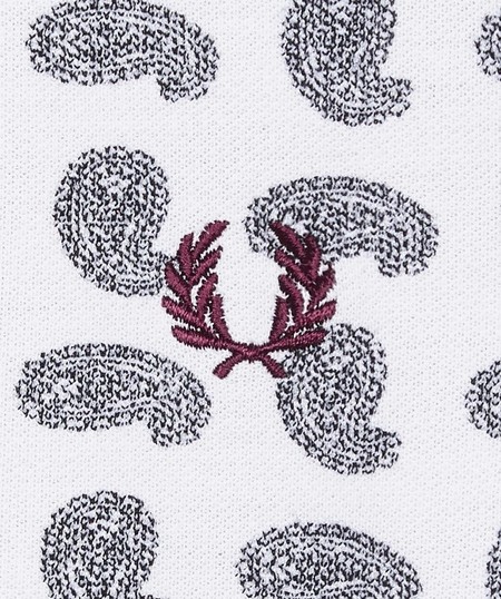 Qué mejor que juntar a Drake's of London y Fred Perry para darle un sabor británico al paisley
