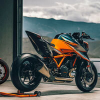 El gigante europeo de las motos se tambalea. KTM ha despedido a 200 empleados más, va a fabricar menos motos y tiene una deuda millonaria