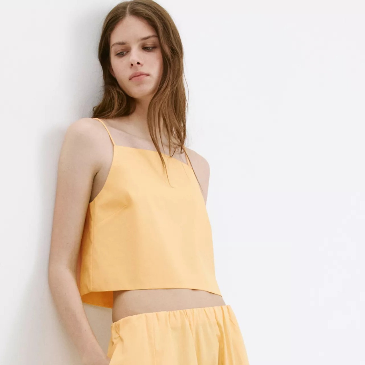 Top amarillo