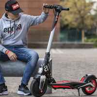 Los patinetes eléctricos deben estar asegurados en algunas ciudades, aunque no pueden ser sancionados por ello