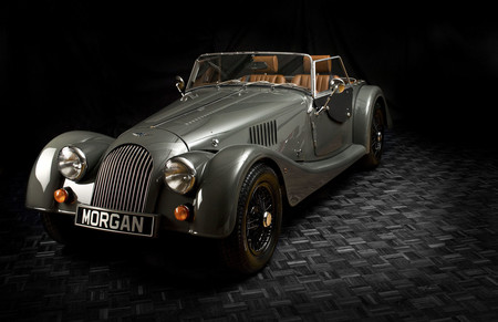 Morgan, el fabricante que todavía utiliza madera de fresno en los chasis de sus espectaculares coches