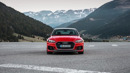 Los nuevos Audi RS 4 Avant y RS 5 Coupé ya tienen versiones Carbon Edition, más ligeras