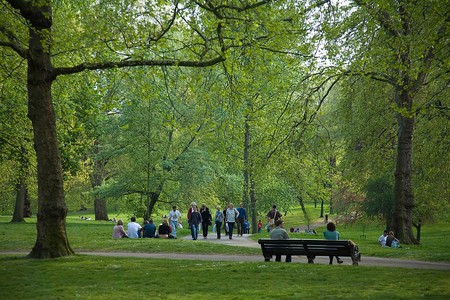 1080px Green Park London April 2007