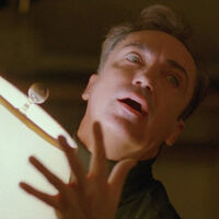 Ha fallecido Udo Kier, pero siempre le recordaremos como una presencia inconfundible en el cine: dejó huella en estas 3 películas extraordinarias que están en streaming