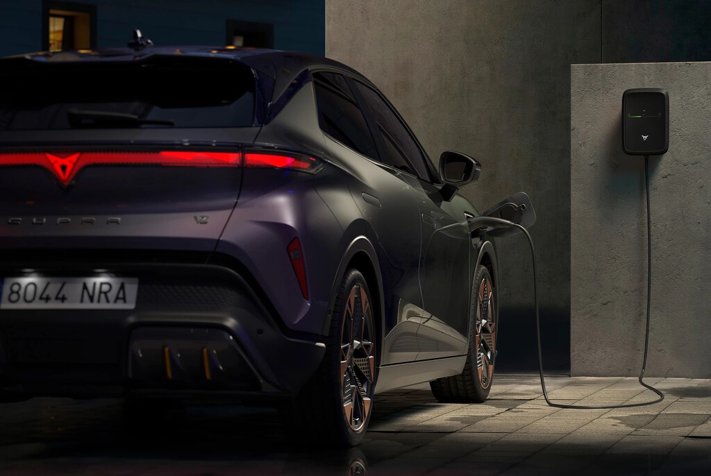 El primer eléctrico "made in Spain" de Cupra tiene una misión muy clara: cumplir con Bruselas y salvar sus cuentas