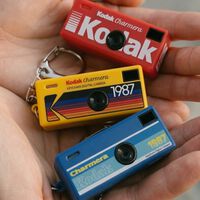 Tenemos móviles con 200 MP, pero está surgiendo una curiosa moda: la de las “cámaras llavero” 