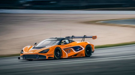 McLaren 720S GT3, basado en el de calle, pero fabricado para las carreras