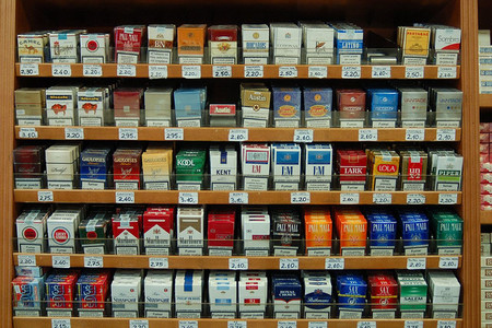 Lo último de Papá Estado: cajetillas de tabaco genéricas