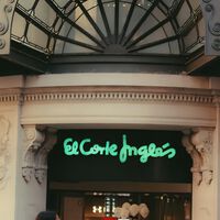 El Corte Inglés está liquidando la chaqueta impermeable de la marca gallega El Pulpo que nos librará de las próximas lluvias