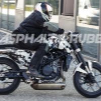 ¿Está trabajando Husqvarna en una Cafe Racer? Eso parece, y tomando como base la Supermoto 701