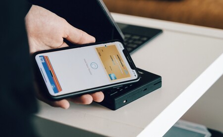 Tras el conector USB-C, ahora la Unión Europea quiere que Apple libere el NFC de sus iPhone
