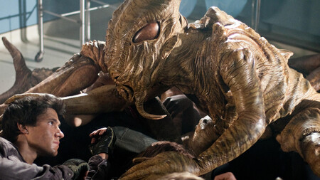 Tiene 52 episodios y está triunfado en Netflix. Esta serie de acción y ciencia ficción producida por Spielberg con una estrella de The Pitt merece la pena