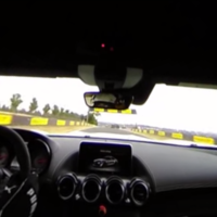 ¿Tienes curiosidad de ver al Mercedes-AMG GT R en acción? Bueno aquí lo tienes y en video 360º