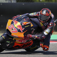 Augusto Fernández bate a Pedro Acosta para plasmar el dominio del KTM Ajo en Moto2 en Sachsenring