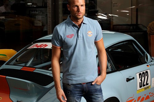 Tributo a Ayrton Senna, culto a 'Bullitt' de Steve McQueen, y otras 13 camisetas guapísimas para amantes de los coches