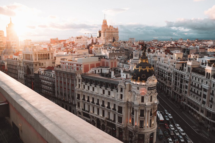 Durante una ola de calor, Google Maps tiene un gran problema en Madrid: no sabe dónde está la sombra. Así lo he solucionado