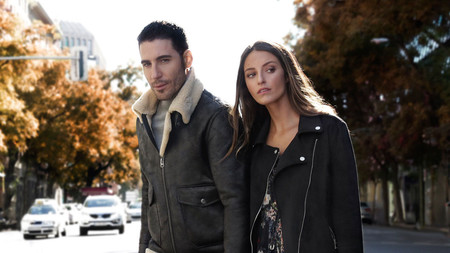 Miguel Ángel Silvestre luce looks a cuadros y básicos de otoño en la campaña de Springfield