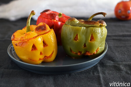 Pimientos monstruosos rellenos de quinoa y pisto: receta saludable y divertida para Halloween