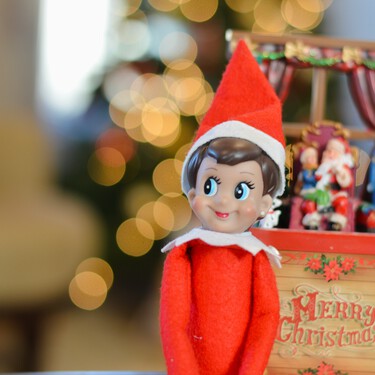 El Elfo Travieso ya está haciendo de las suyas y este kit con libro para colorear arrasa en ventas antes de Navidad