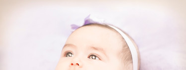 Poner pendientes a las niñas, ¿una forma de abuso infantil? 