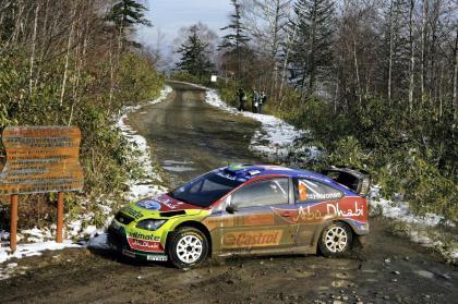 Mikko Hirvonen sigue líder tras el segundo día