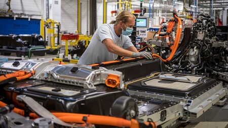 El futuro de las baterías de los coches eléctricos: el aluminio como sucesor del litio