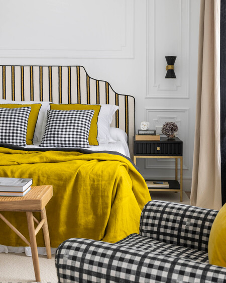 Un Dormitorio Distribuido Como Si Fuera Un Pequeno Apartamento Dentro De La Casa Esta Suite Com 2