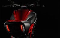Novedades Ducati para 2011, la Ducati Diavel de estandarte