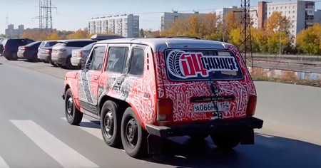 Lada Niva 6x6