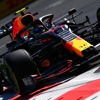 Sergio Pérez lidera el doblete de Red Bull en Bakú, Ferrari se mantiene arriba y Mercedes desespera