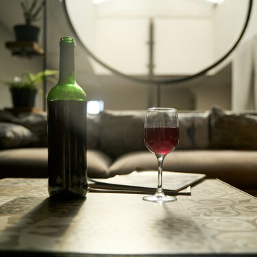 Los posavasos nacarados de Zara Home que evitan las manchas en el mantel y ponen el toque elegante en la mesa