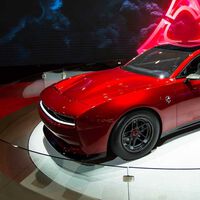 Dodge Charger Daytona SRT Stryker Red Concept, el muscle car eléctrico tendrá varios niveles de potencia