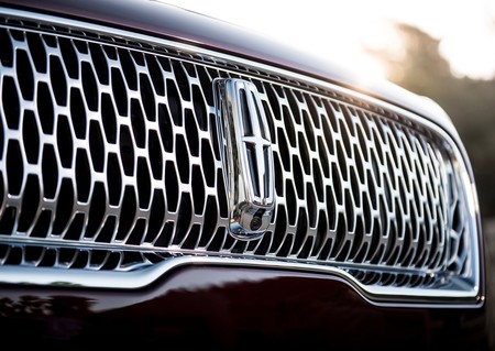 El primer vehículo eléctrico de Lincoln podría basarse en los modelos de Rivian