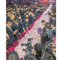 Esqueça as cestas de fim de ano: chefe na China despeja US$26 milhões em dinheiro vivo em mesa e manda funcionários levarem todo o dinheiro que conseguissem carregar 