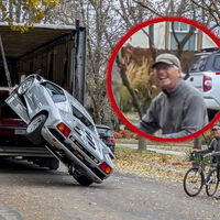 Si tienes un mal día en el trabajo piensa en este camionero: se le cayó del camión el carísimo Lamborghini Diablo que estaba entregando