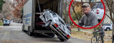 Si tienes un mal día en el trabajo piensa en este camionero: se le cayó del camión el carísimo Lamborghini Diablo que estaba entregando