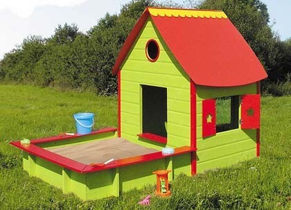 Casita de jardín con arenero