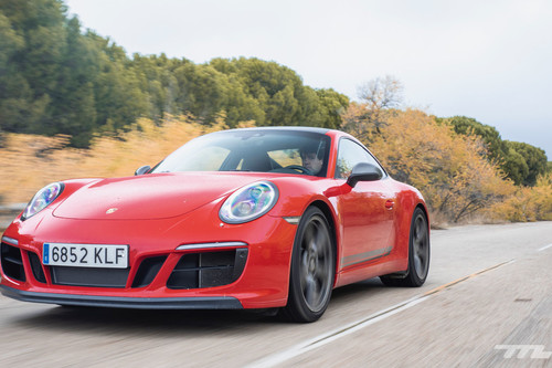 Hemos probado el Porsche 911 Carrera T 2018 y te lo contamos en este vídeo