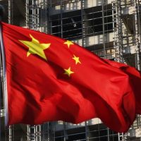 China intenta sujetar su economía frente al problema de deuda y la guerra comercial