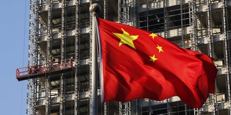 China intenta sujetar su economía frente al problema de deuda y la guerra comercial