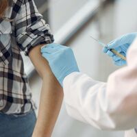 ¿Puedo vacunarme contra la Covid si quiero quedar embarazada?