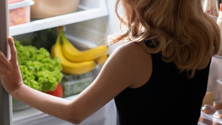 Adiós malos olores en el refri: el remedio con hojas de un árbol para tenerlo siempre fresco