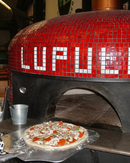 Esta es la cervecería de la Narvarte donde puedes preparar tus propias pizzas en un divertido taller: perfecto para ir con tu ‘bestie’ o pareja